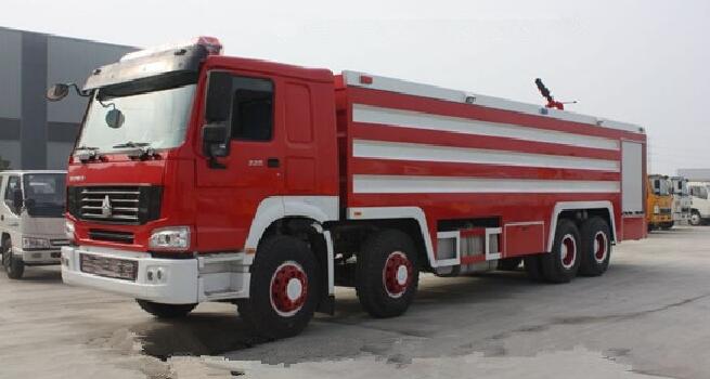 重汽豪沃25吨水罐消防车（国五）